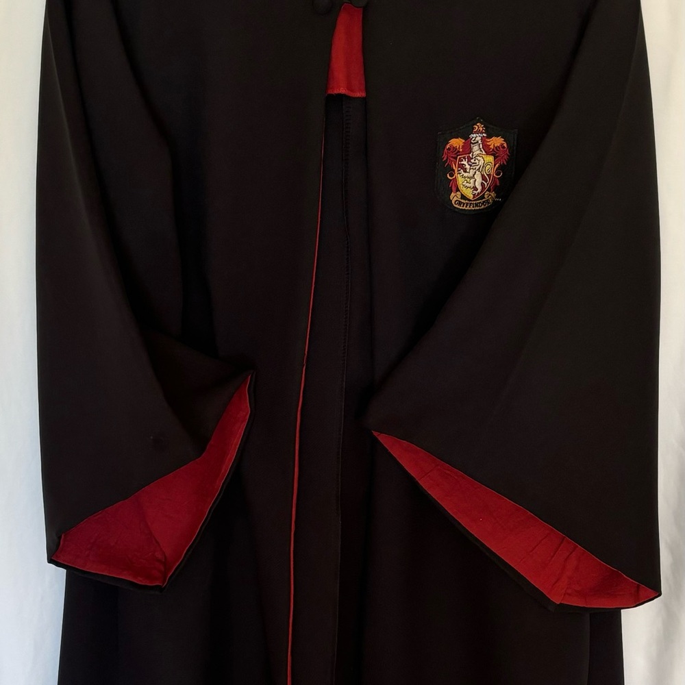 AUTHENTIC LIKE NEW ! The Wizarding World Of Harry Potter Gryffindor Black Robe - Picture 4 of 14